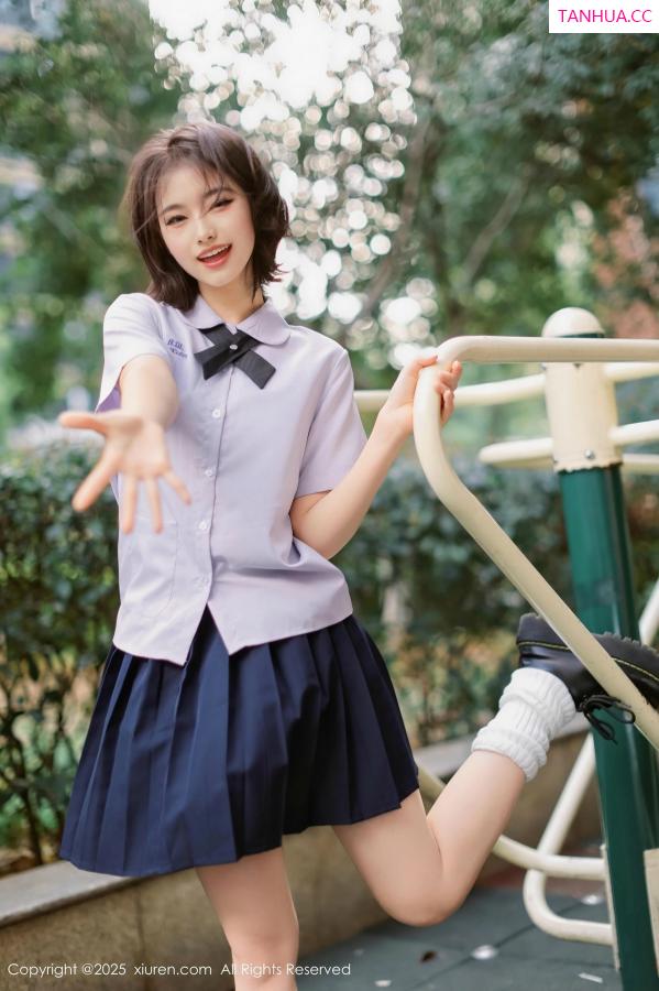   [XiuRen]高清写真图 2025.03.07 No.9985 小橘子orange 美腿性感第9张图片